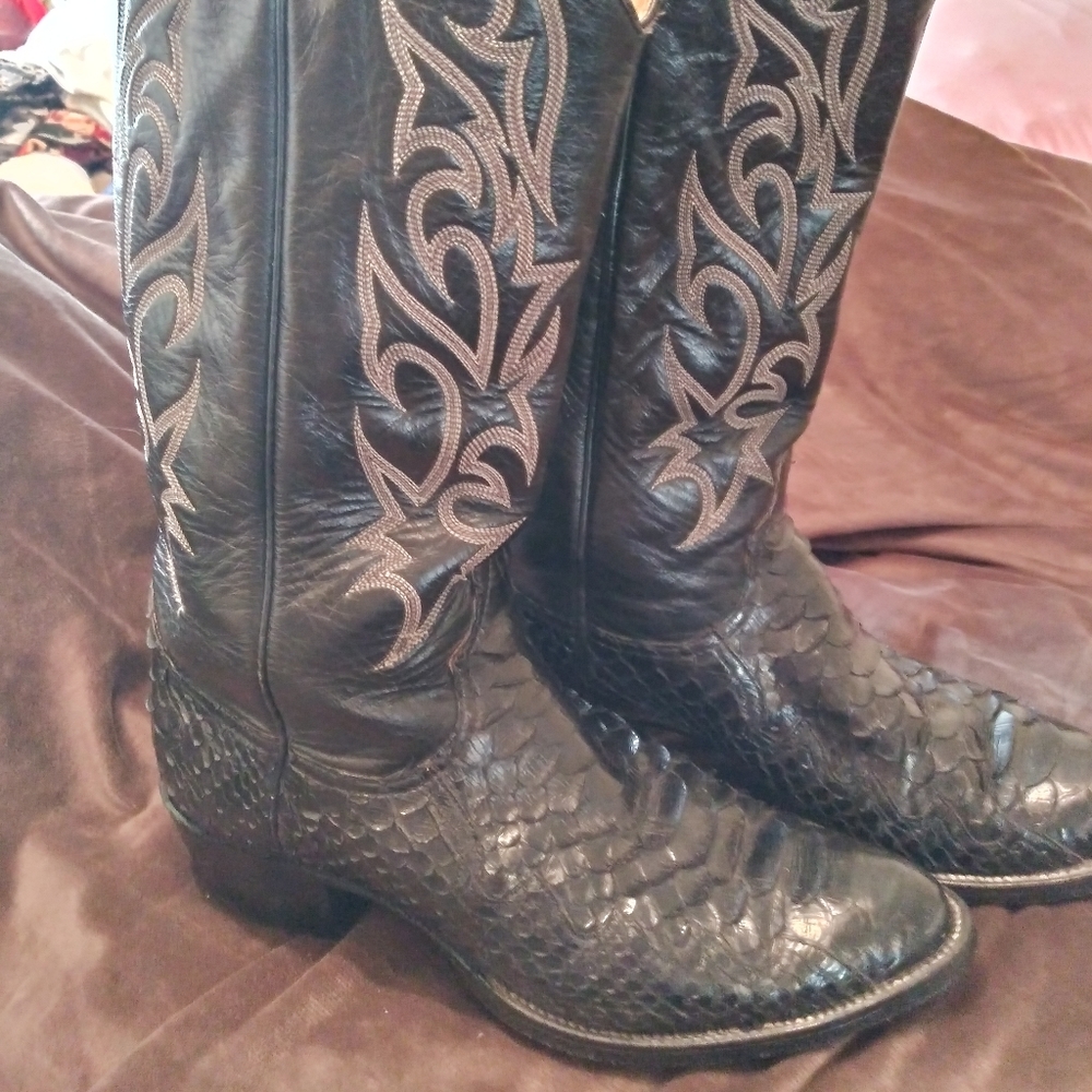 Mens Larry Mahan Black Python Cowboy Boots size 8.